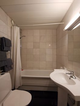 Crystal Plaza Hotel