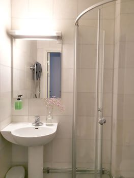 Crystal Plaza Hotel