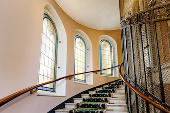 Crystal Plaza Hotel