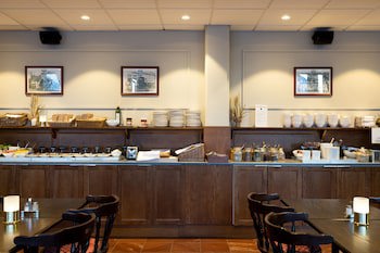 Hotel Bishops Arms Mora