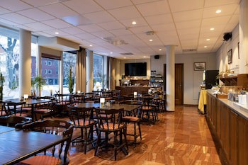 Hotel Bishops Arms Mora