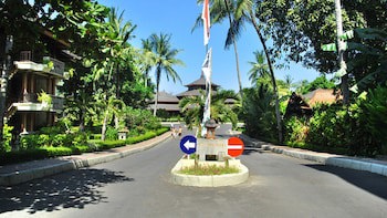 Club Bali Family Suites @Legian Beach