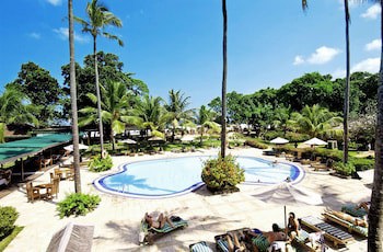 Club Bali Family Suites @Legian Beach