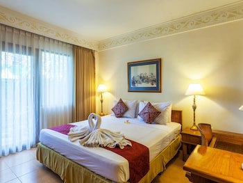 Club Bali Family Suites @Legian Beach
