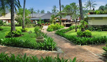 Club Bali Family Suites @Legian Beach