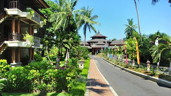 Club Bali Family Suites @Legian Beach