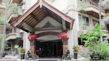 Club Bali Family Suites @Legian Beach