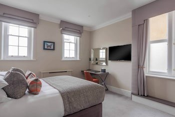 Oatlands Park Hotel
