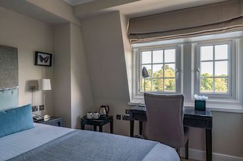 Oatlands Park Hotel