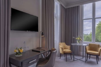 Oatlands Park Hotel