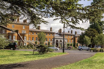 Oatlands Park Hotel