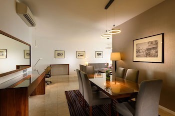 Hilton Colombo Residence