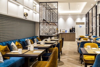 Eurostars Puerta Real Hotel