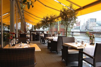 Courtyard by Marriott Dusseldorf Hafen galeri fotoğrafı