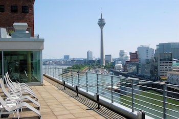 Courtyard by Marriott Dusseldorf Hafen galeri fotoğrafı
