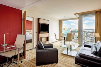 Courtyard by Marriott Dusseldorf Hafen galeri fotoğrafı