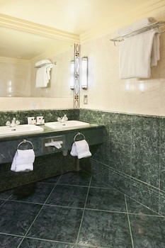 Crowne Plaza Liverpool - John Lennon Airport, An Ihg Hotel