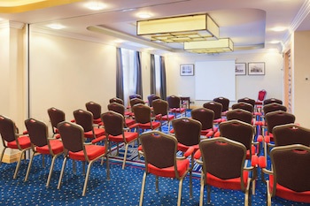 Crowne Plaza Liverpool - John Lennon Airport, An Ihg Hotel