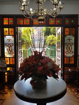Court Classique Suite Hotel