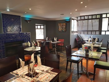 Court Classique Suite Hotel