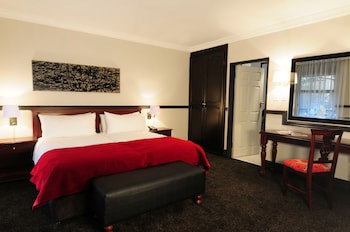 Court Classique Suite Hotel