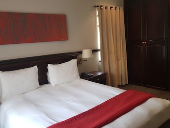 Court Classique Suite Hotel