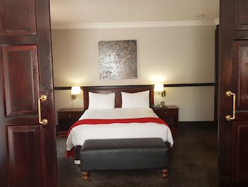 Court Classique Suite Hotel