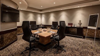 Intercontinental Johannesburg O.R Tambo Airport, An Ihg Hotel