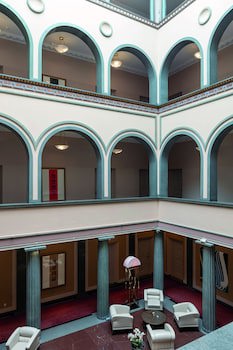 Elite Plaza