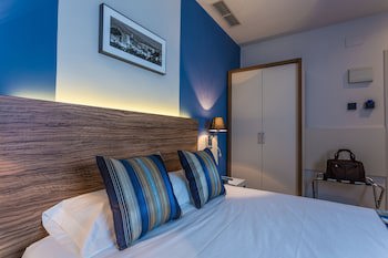 Urban Dream Granada Hotel
