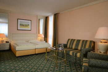 The Monarch Hotel galeri fotoğrafı