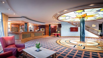 The Monarch Hotel fotoğrafı