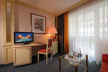 The Monarch Hotel fotoğrafı