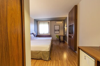 Hotel Cassino Tower Curitiba Aeroporto By Nacional Inn