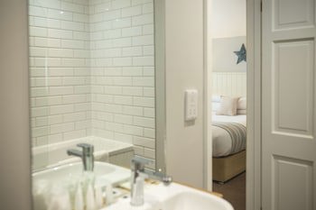 George Hotel, Bw Signature Collection