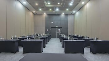 Hotel Deville Prime Porto Alegre