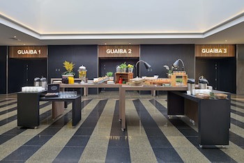 Hotel Deville Prime Porto Alegre