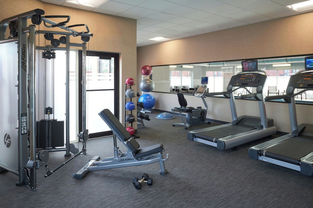 Courtyard by Marriott Toronto Airport