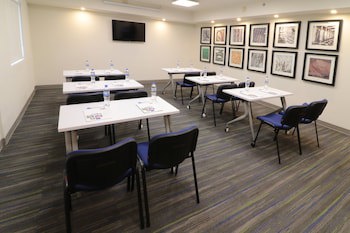 Holiday Inn Express Piedras Negras, An Ihg Hotel