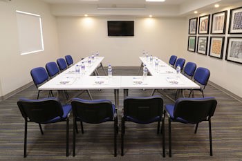 Holiday Inn Express Piedras Negras, An Ihg Hotel