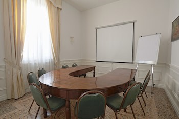Rechigi Park Hotel galeri fotoğrafı