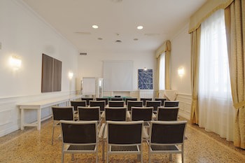 Rechigi Park Hotel galeri fotoğrafı