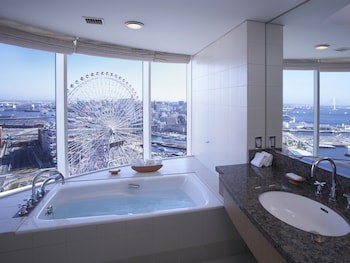 The Yokohama Bay Hotel Tokyu