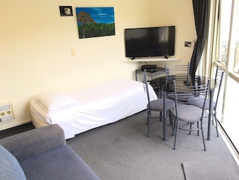 Baycourt Lakefront Motel