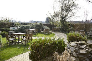 Red Lion Hotel By Greene King Inns
