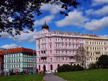 Opera Hotel