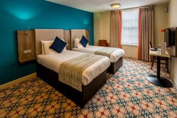 Cairn Hotel