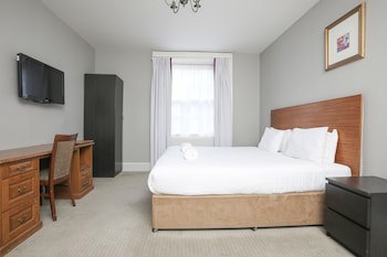 Cairn Hotel