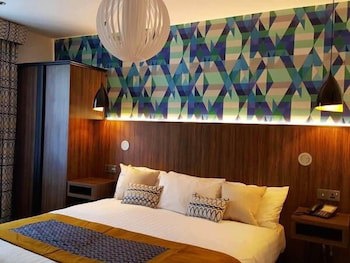 Cairn Hotel