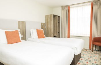 Cairn Hotel